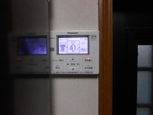 044