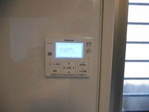 028